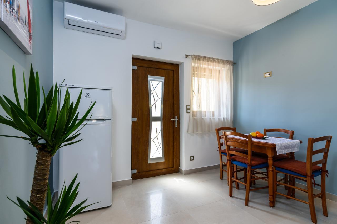 Apartmani Marko I Ana Marina Kültér fotó